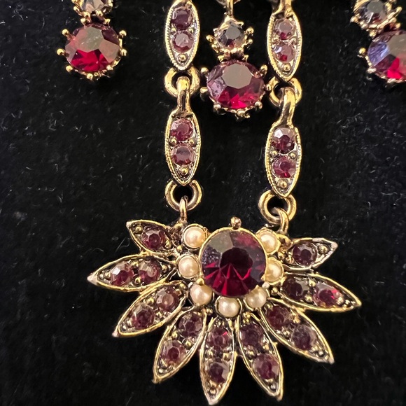 Hollycraft Red Rhinestone Brooch 3”
Vintage and Stunning - Picture 3 of 8